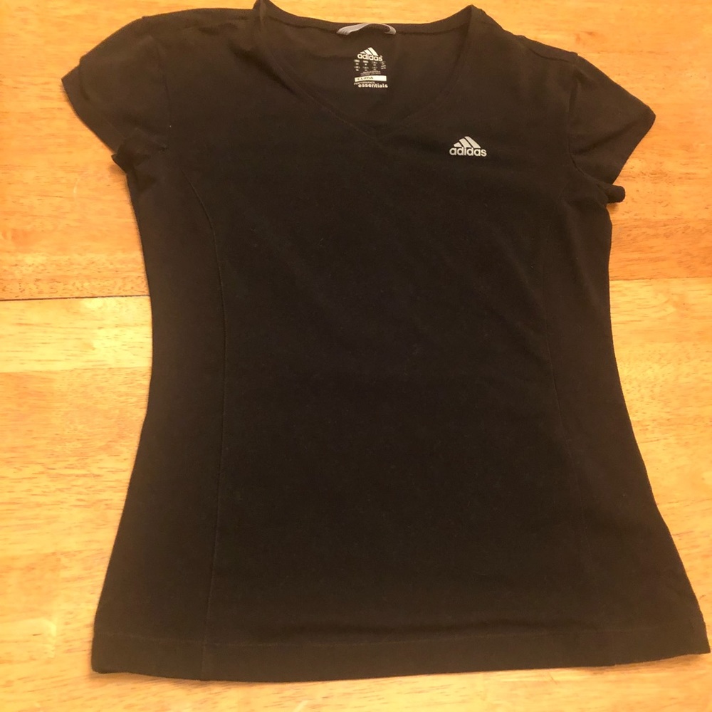 Adidas shirt sleeve v neck Climate top nice size M